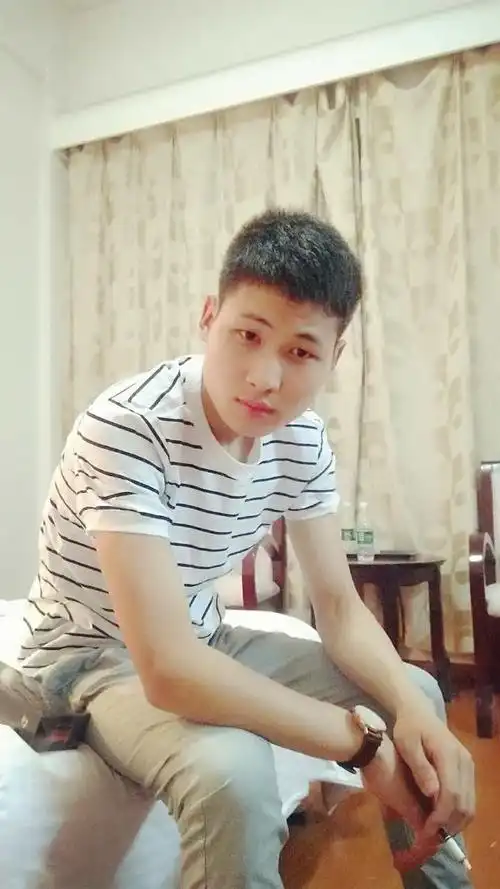 【帅男秀场】冯海龙 17岁 水瓶座 无业