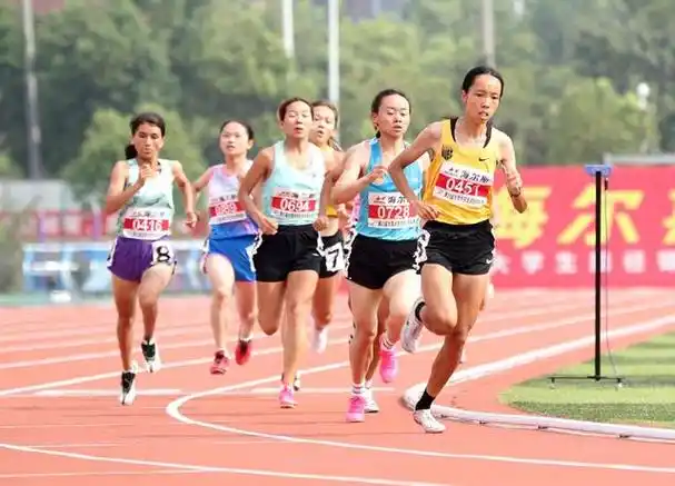 南华大学运动员胡娟蝉联全国大学生田径锦标赛女子甲组800米冠军