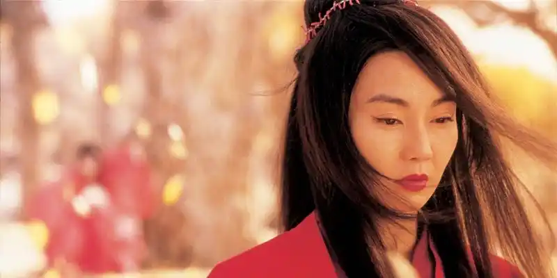 《英雄》剧照从观众的角度来说,看电影时会有意无意比较所看影片和