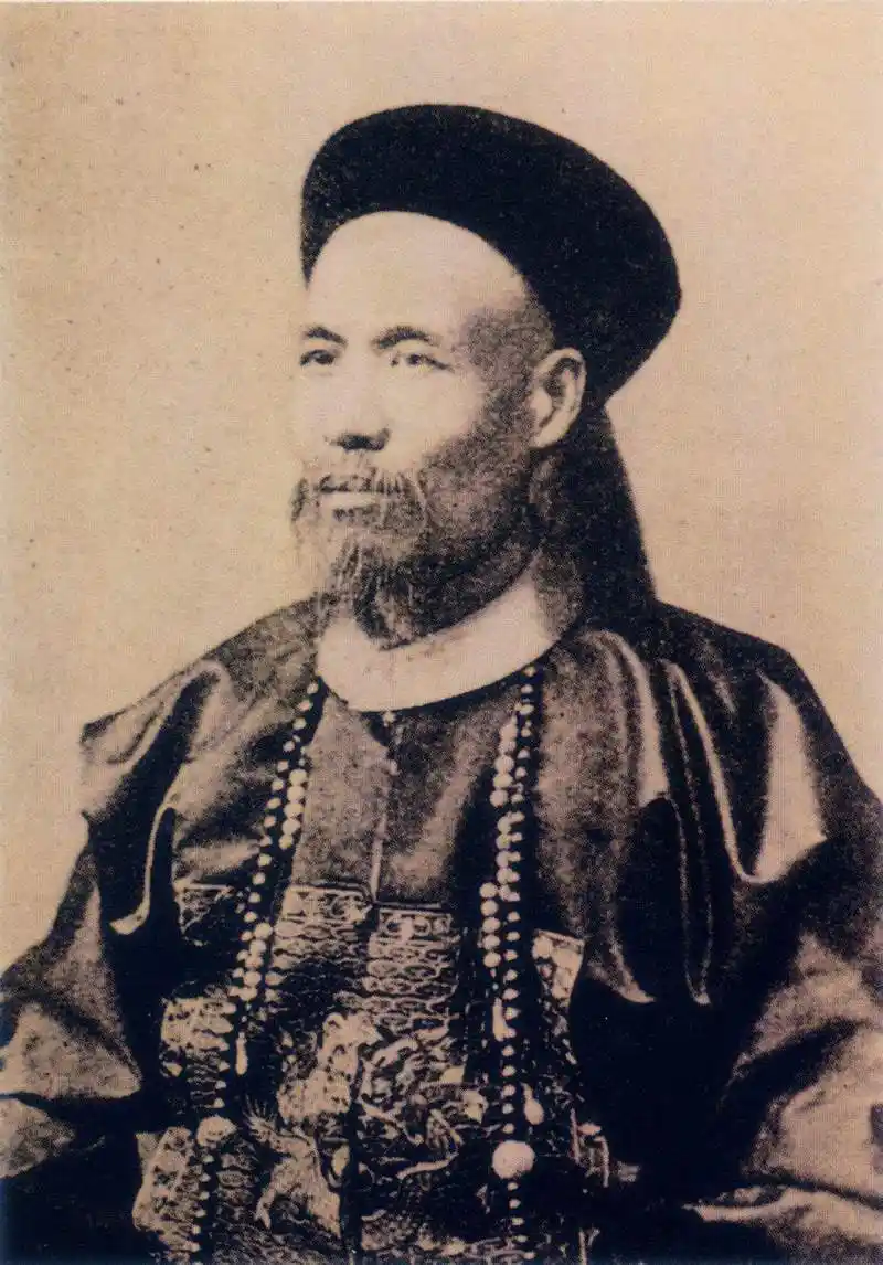 曾国藩手握重兵,但在这两人面前却不敢造反,因为他根本没有胜算