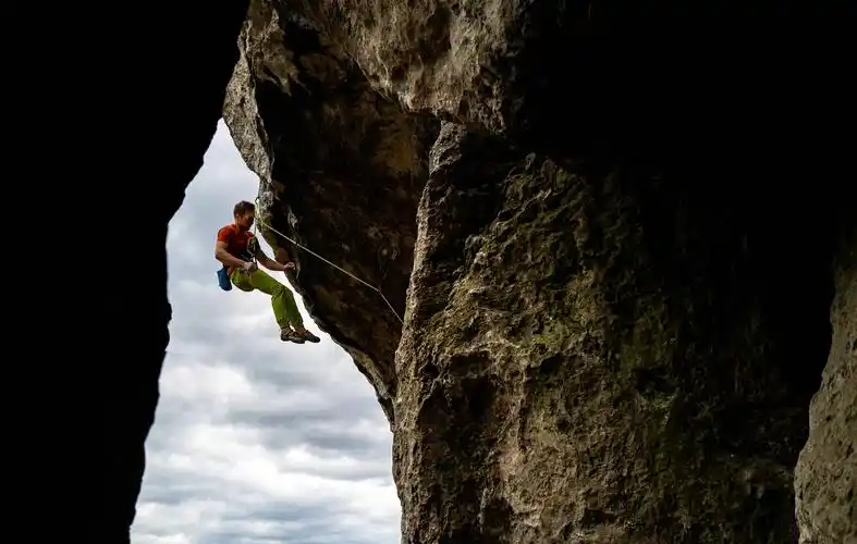 户外攀岩