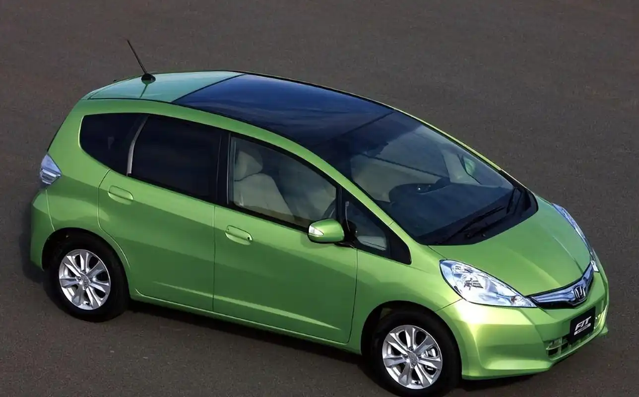 新款本田飞度曝光,换装新1.5l发动机,sport版新增魔术座椅?