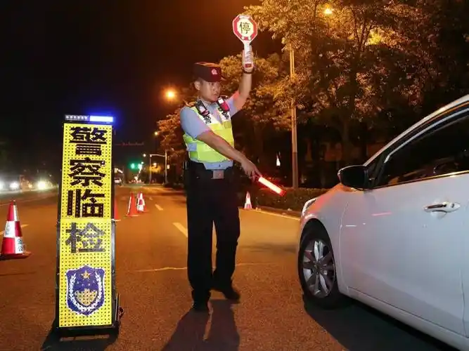 上海金山警方守护夏夜烟火气全区盗窃类警情同比减半