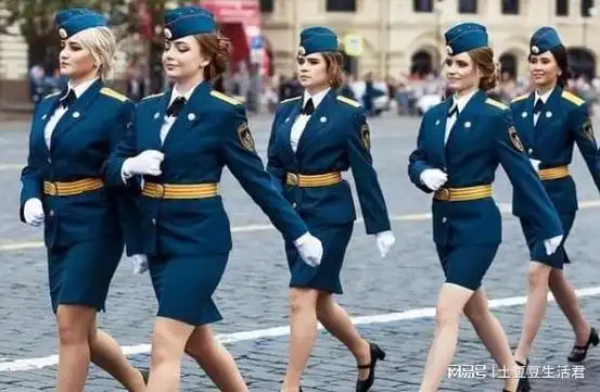 女兵要穿裙子打战苏联规定让女兵很无奈无法享受男兵待遇