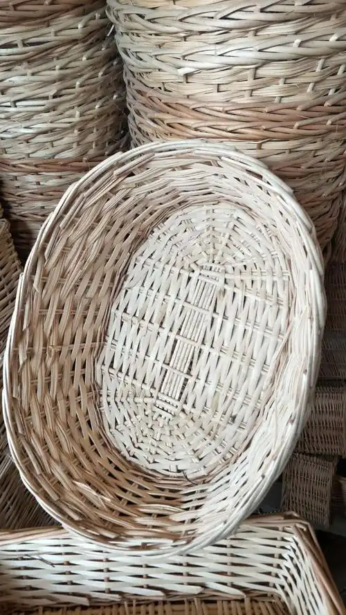 用柳条编花环怎么编