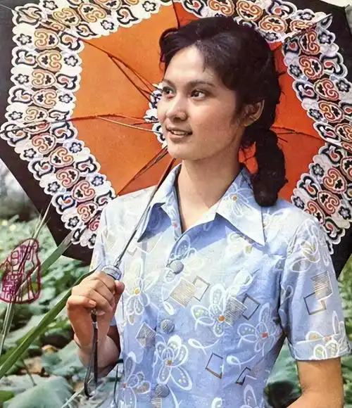 回顾冯远征娶二婚大8岁的梁丹妮恩爱29年年过半百却有遗憾