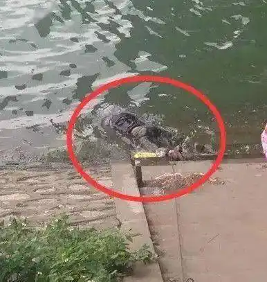 五华一青哥不幸溺水身亡,尸体已打捞,家属痛哭.