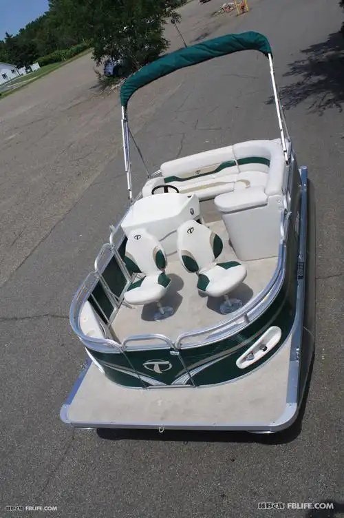 这种小尺寸的铝合金浮筒双体船有没有国产的?