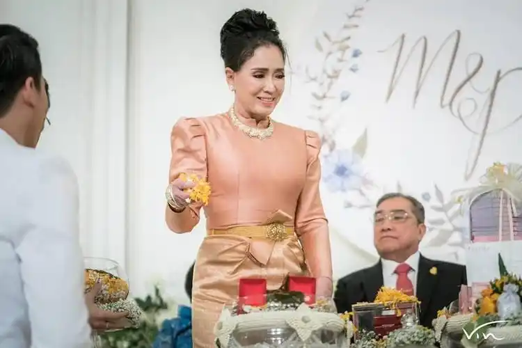 交换订婚戒指来自颂莎瓦丽王妃的至高祝福这些细节够看吗?