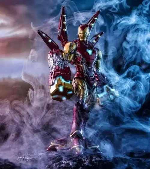 全新纳米战甲登场《钢铁侠3》中,为了预防某位强大反派的到来,钢铁侠