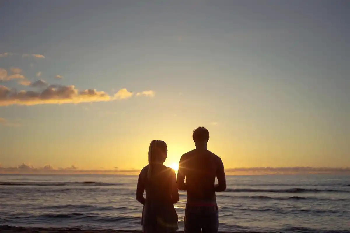 浪漫情侣唯美高清桌面壁纸