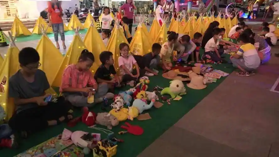 儿童市集活动: "小老板们"体验地摊经济