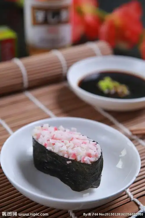 蟹肉军舰寿司图片