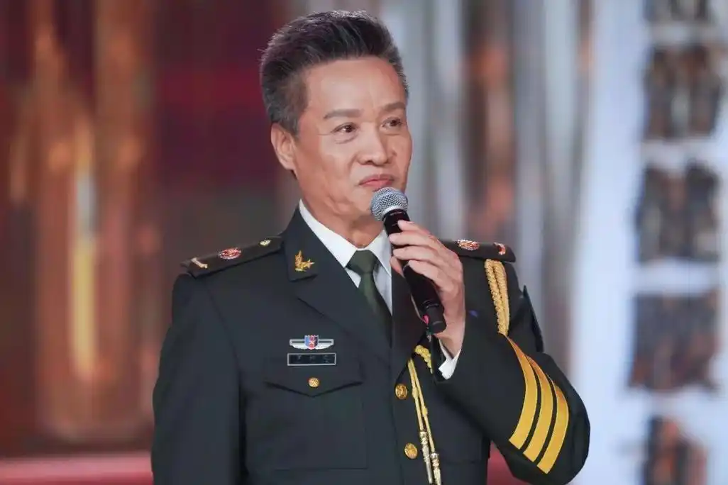 歌曲《小白杨》的背后还有这些鲜为人知的动人故事._阎维文