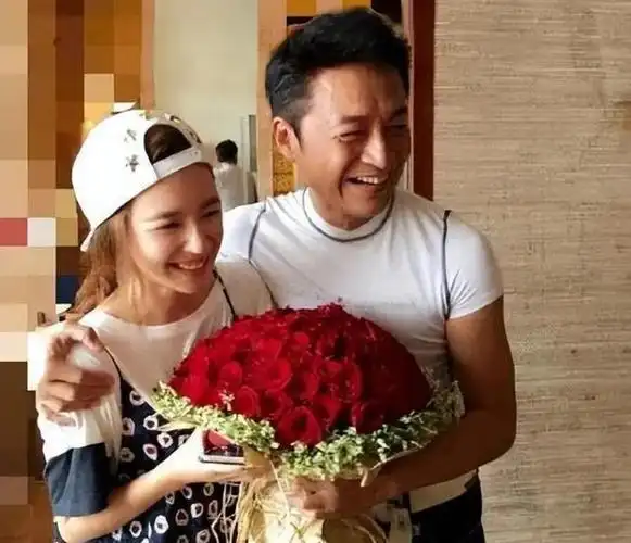 演员吴佳尼嫁大21岁马景涛离婚后独自带孩子如今她还好吗