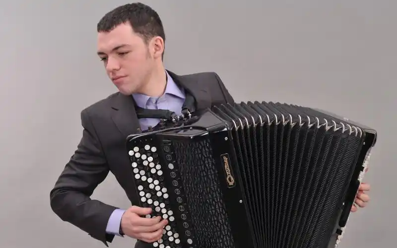 俄罗斯著名巴扬手风琴演奏家普利斯演奏georgegershwin三首前奏曲