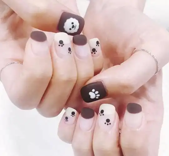 可爱棕白小狗爪印美甲,动物美甲-lomo美甲