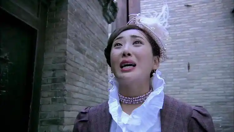 铁梨花:赵嫣然演技爆发,面对凤儿硬的不行只好来软的,太心机_网易视频