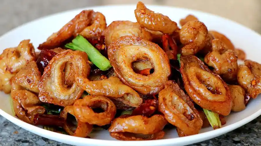 干煸肥肠这样做太好吃了,方法步骤超简单,比在外面吃的还香