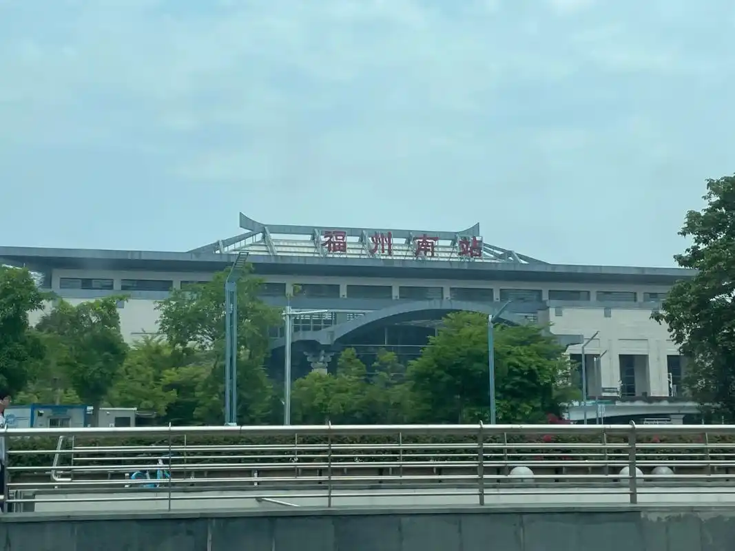 福州火车南站别傻傻的在进站口下车了 福州南站别再在2f进站口下车了