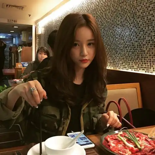 p>朱宸慧,昵称 a target="_blank" href="/item/雪梨/53928453" data