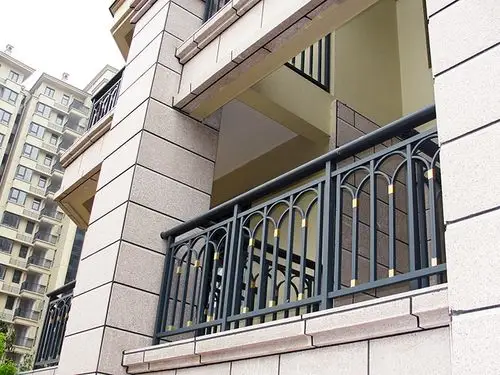 铝合金阳台护栏价格 阳台栏杆图片