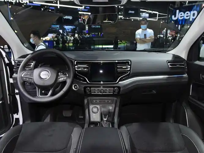 广汽菲克jeep 大指挥官phev 2022款 2.0t 插电混动版