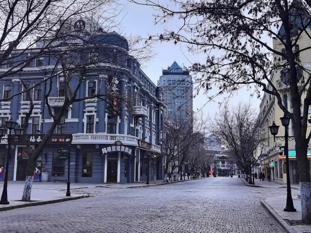 清晨的中央大街61中国黑龙江哈尔滨612021年3月19日c一1