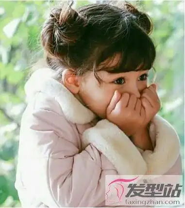 儿童可爱发型扎法双丸子头简单又卖萌