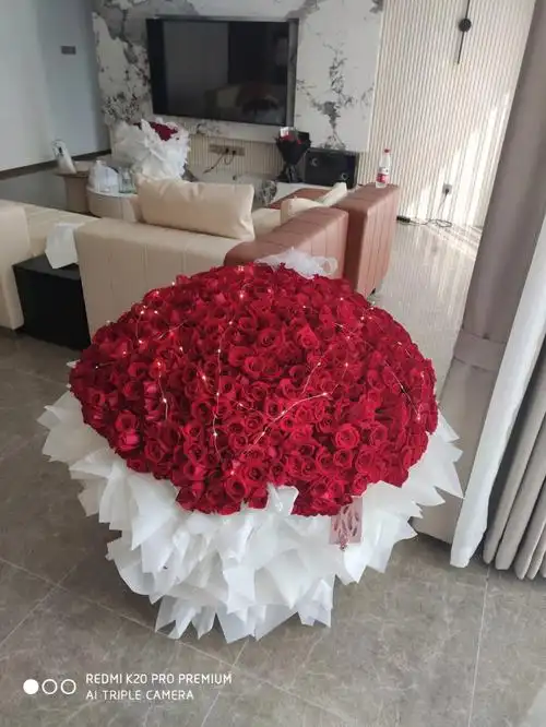 七夕情人节送你999朵玫瑰花