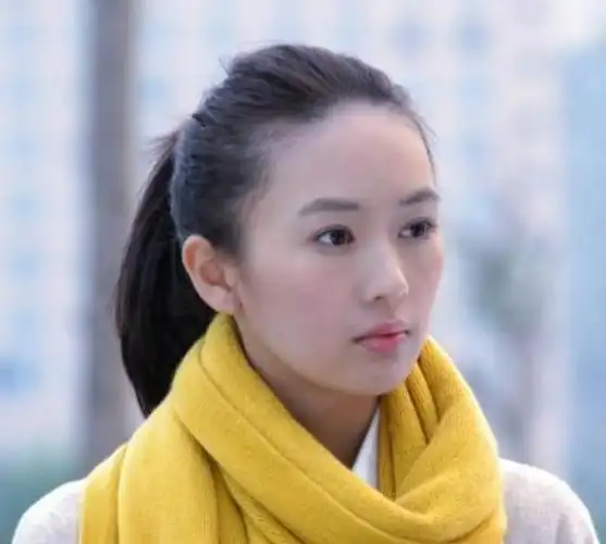 与张国立儿子恋爱过后与大17岁富商结婚童瑶人到中年事业红火