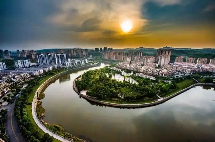 明初因昌元县系古荣州,昌州之地,故改名为荣昌县,同时亦寓繁荣昌盛之