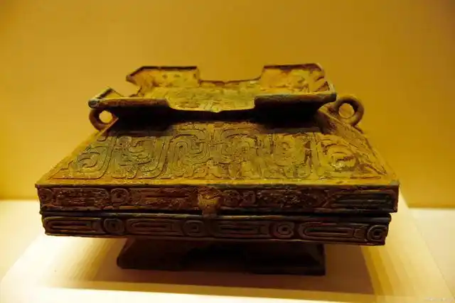 青铜器知识:典雅凝重的青铜家具!