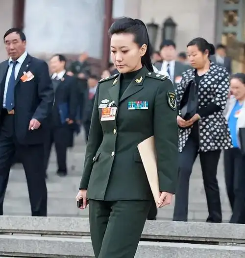 回顾谭晶我这辈子正确的决定就是为科学家丈夫生一对双胞胎