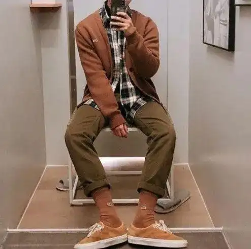 休闲帆布鞋男生的日常穿搭