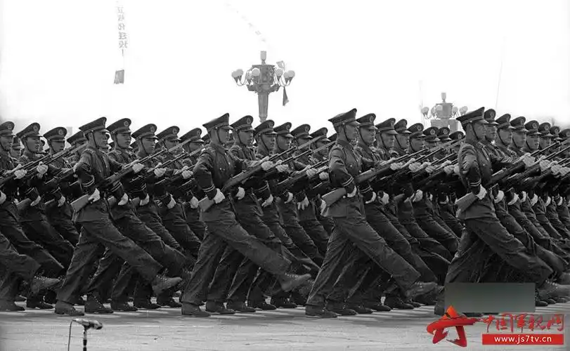 回顾:1984年国庆阅兵中的部分徒步方队