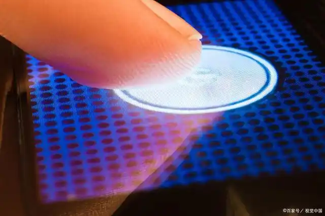 led外延片是指在一块加热至适当温度的衬底基片(主要有蓝宝石,sic,si