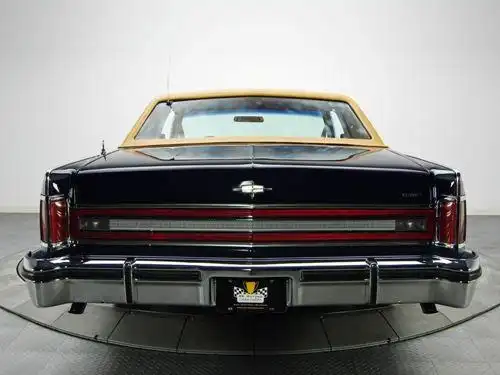 coupe(1977-1979)v8 发动机,210 马力林肯大陆城市轿车(1977-1979)v8