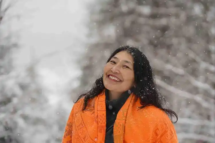 著名歌手:乌仁娜.