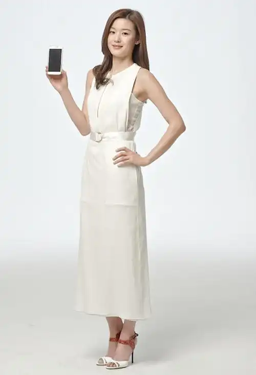 三星手机点亮我生活打广告的美女是谁呀