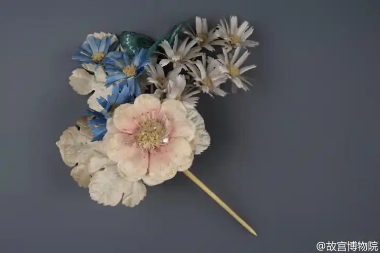 故宫博物院 华丽的绢头花