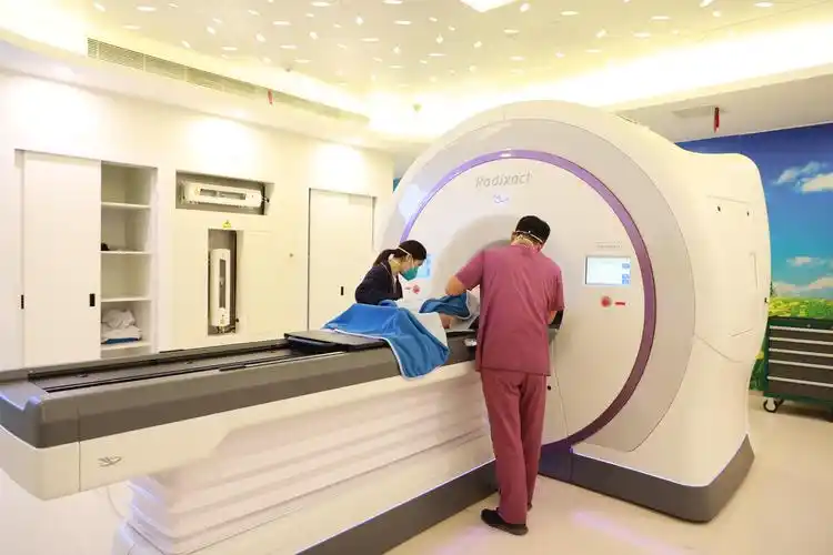 癌症患者的福音tomo螺旋断层放疗系统落户港大深圳医院