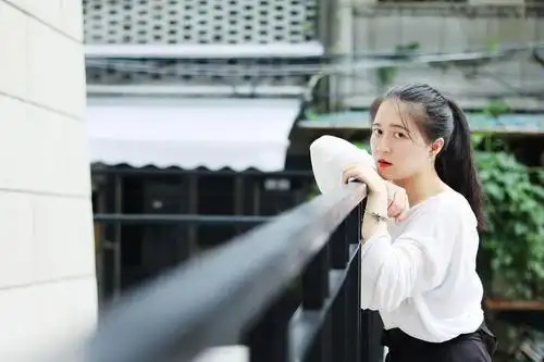 找长期合作小姐姐探店做自媒体,本人摄影师,互免