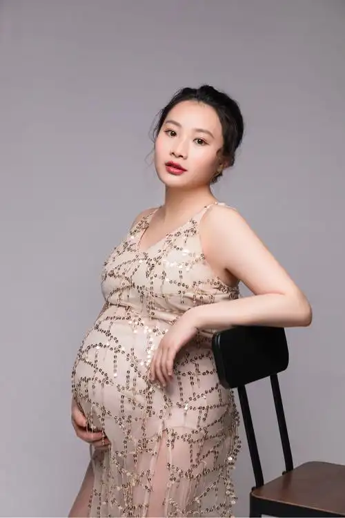 孕33周拍的孕妇照