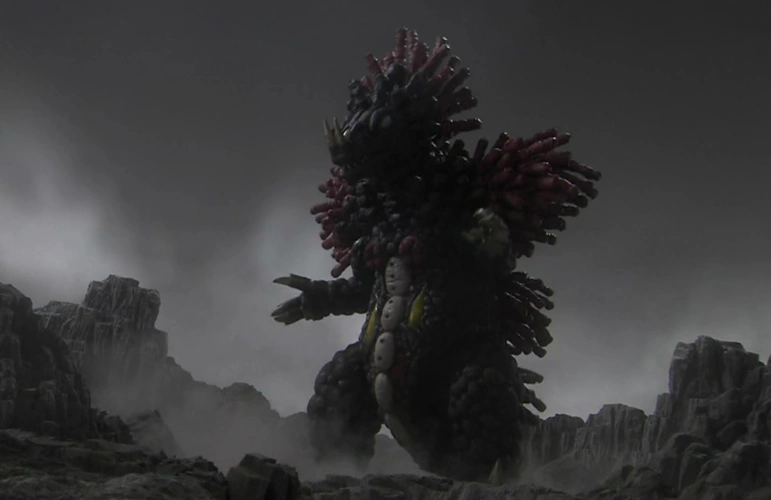 1导弹超兽贝洛坤:贝洛坤是由珊瑚合成的,也是艾斯奥特曼打败的第一只