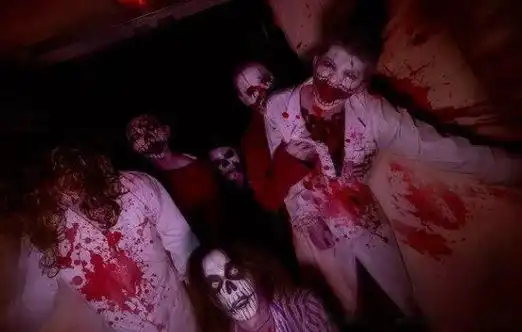 长藤鬼校是密室逃脱还是鬼屋恐怖鬼屋吓死过多少人