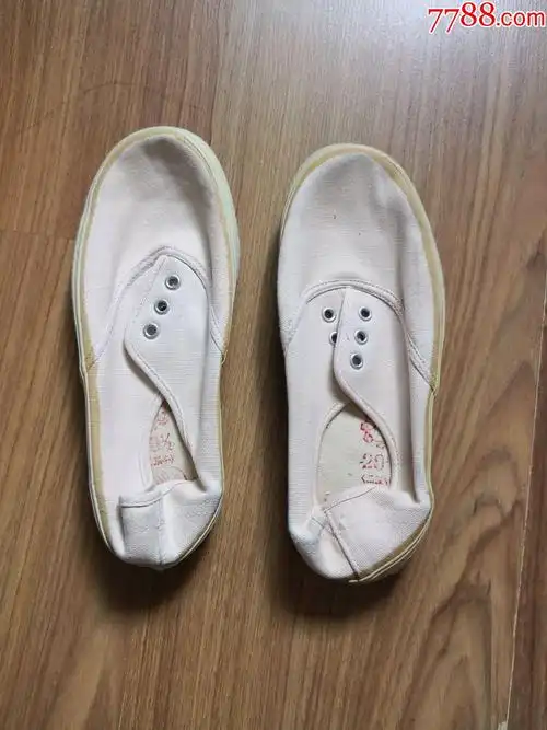 以下99全新老式男皮鞋￥68五品以下99全新翻毛鞋￥148五品以下