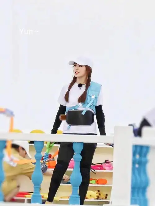 张含韵跑男录制回来看看发个帖78ε78据说是424播