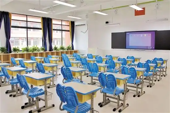 景贤学校人才岛校区现代化的课室.