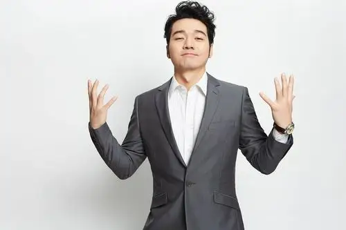 张皓森暖男写真大片 痞帅温暖撩妹